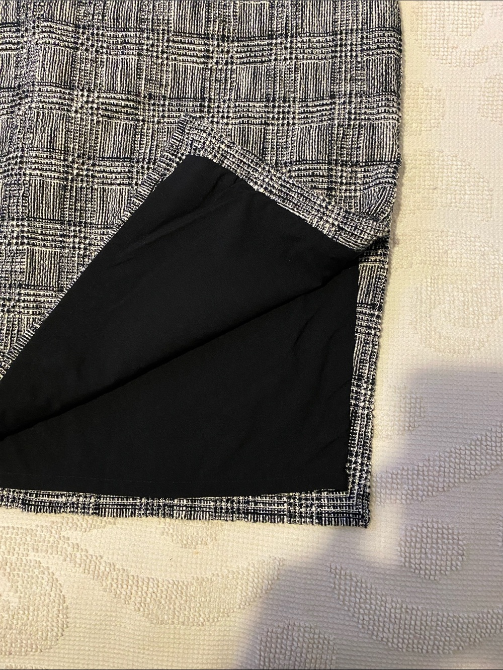 Banana Republic Black and White Plaid Pencil Skirt, thick skirt - Picture 5 of 7